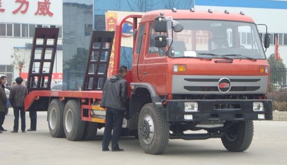 楚风HQG1250GD5 后双桥平板车 专业设计与卓越性能的完美结合